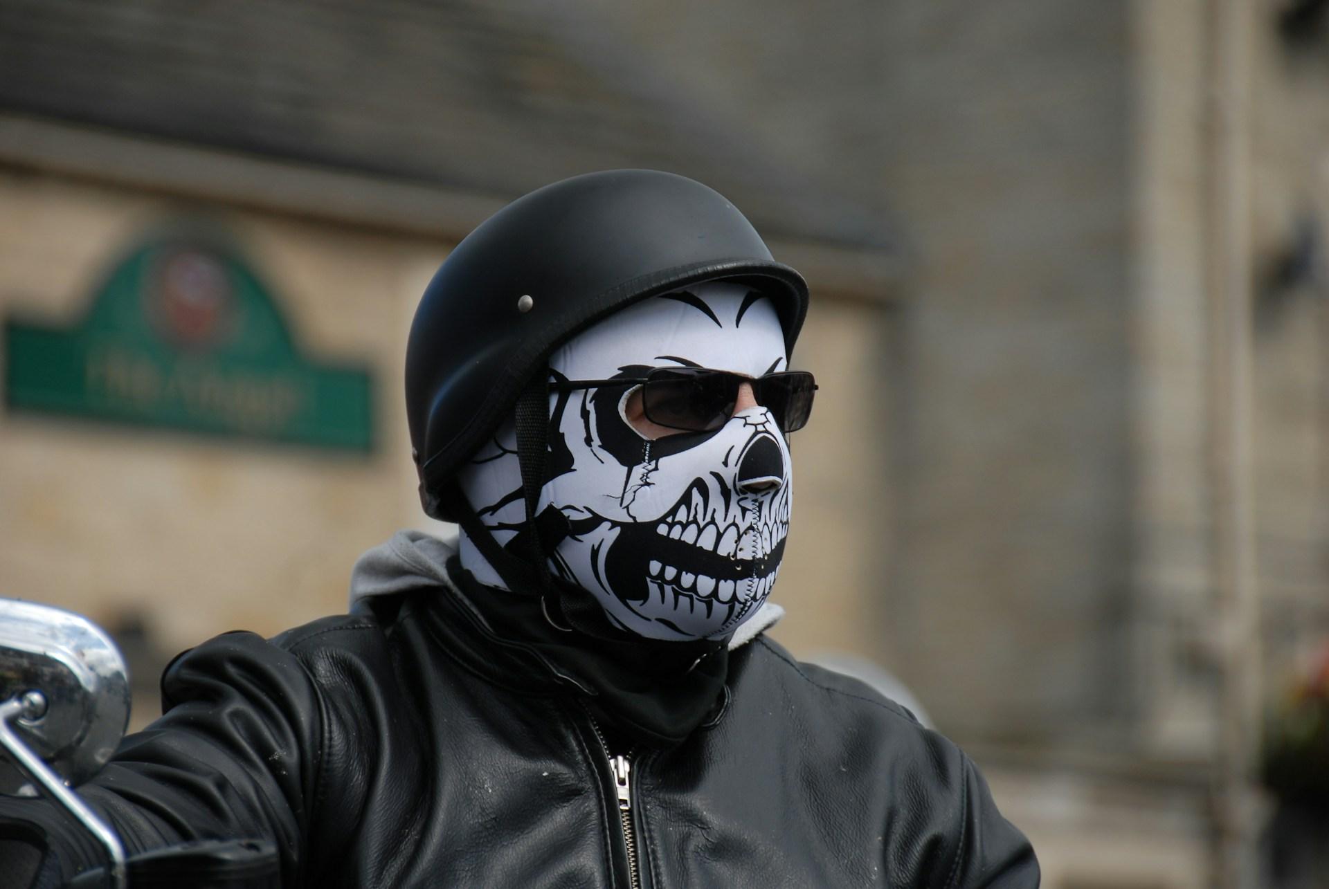Half-helmet (pudding bowl) type of helmet
