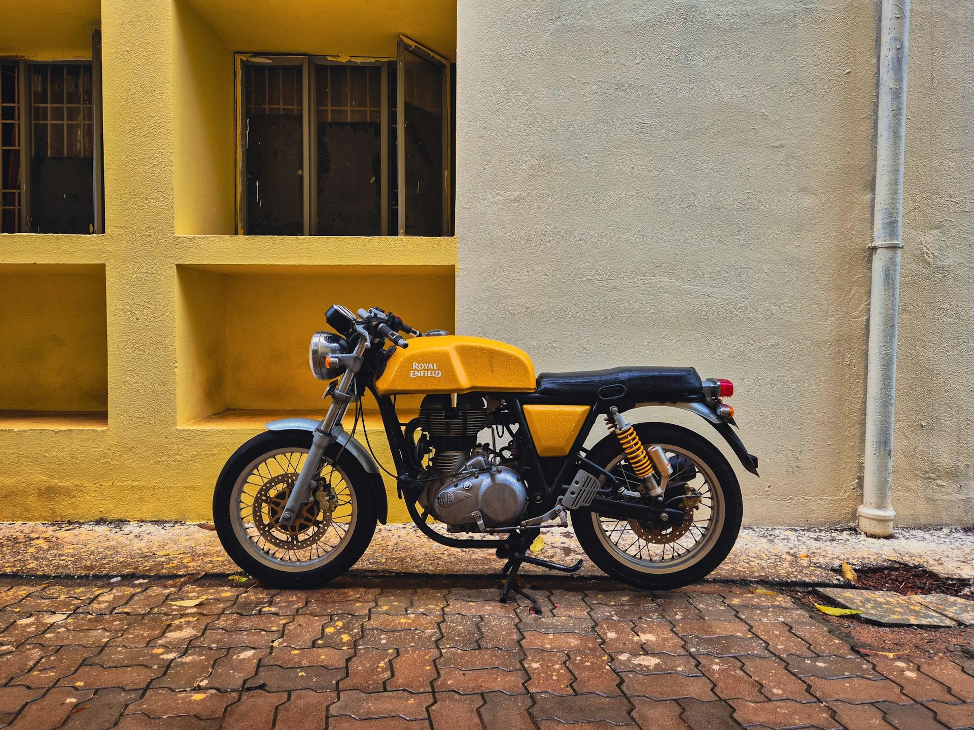 MotoApp CryptoMoto - Decentralized Community Platform for Motorcyclists