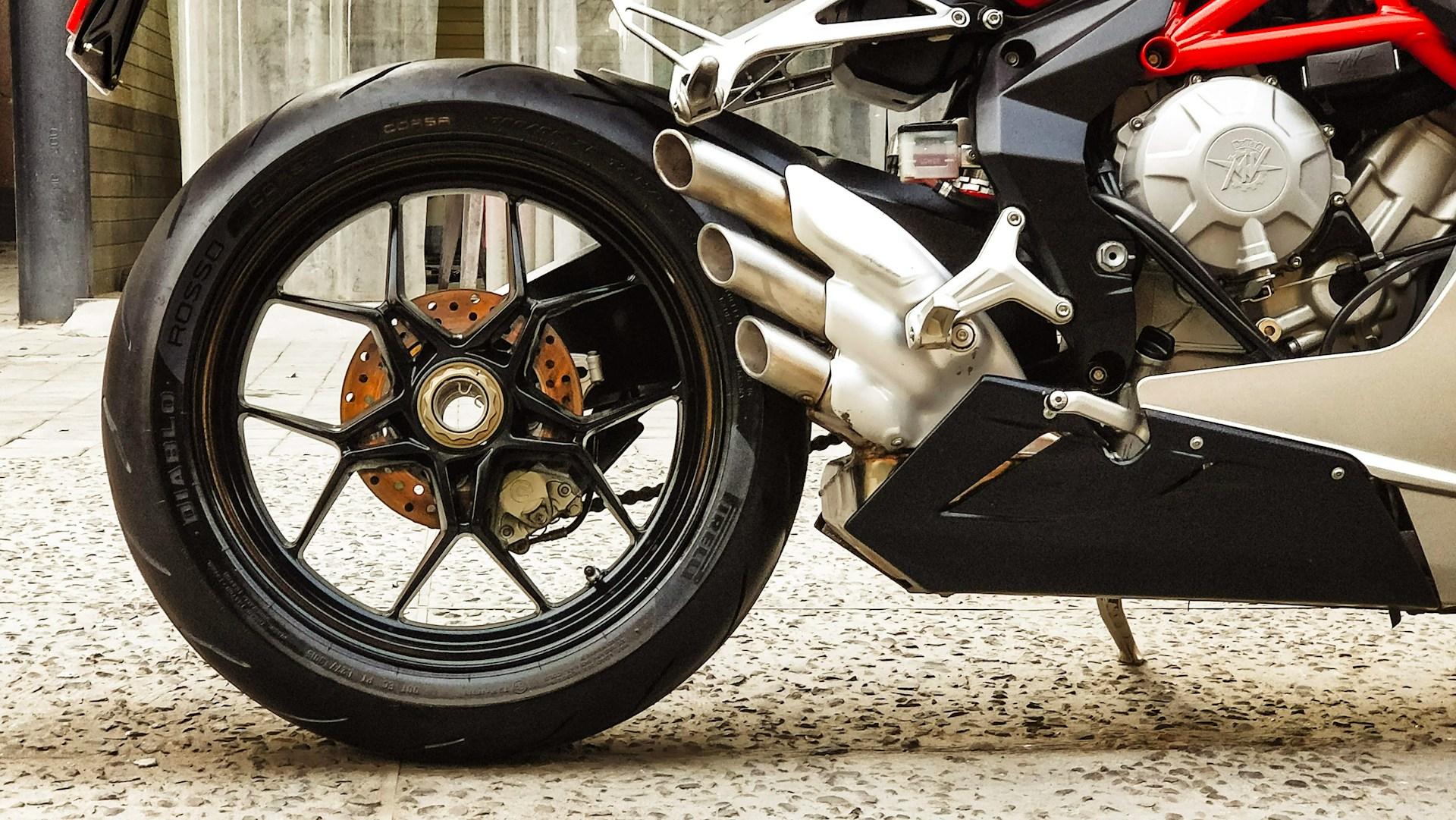 Which Are Better: Cast or Spoked Motorcycle Wheel Disks?